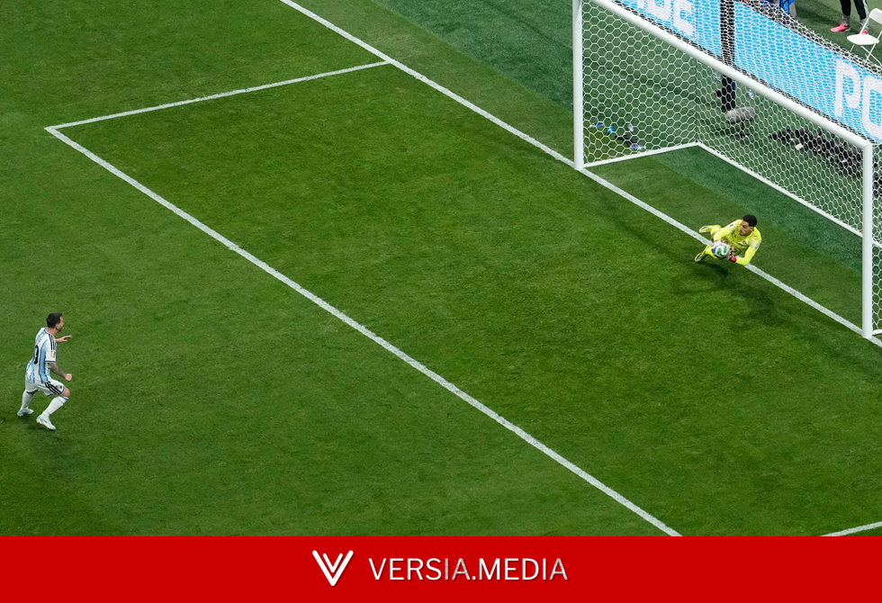 مصطفى شوبير يحبط ميسي ويضاعف رقمه القياسي السلبي في كأس العالم