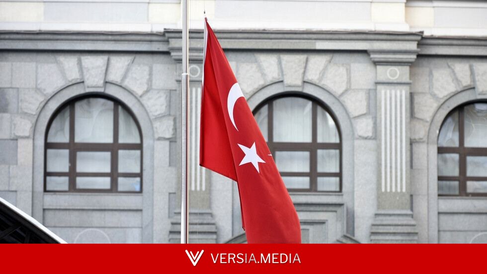 الخارجية التركية: ندين بشدة الهجوم الصاروخي الحوثي على جنوب المملكة العربية السعودية